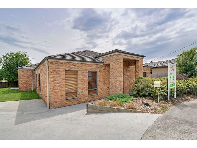 25 William Street, Newborough VIC 3825