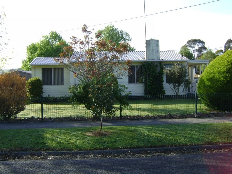 19 Western Avenue, Newborough VIC 3825