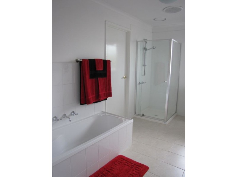 4 Purvis Street, Moe VIC 3825
