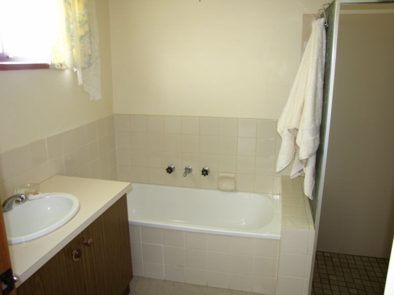 2/24 Gibson Street, Moe VIC 3825