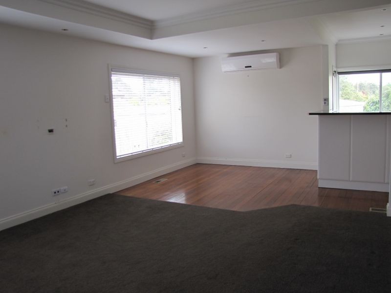 17 Tresswell Avenue, Newborough VIC 3825