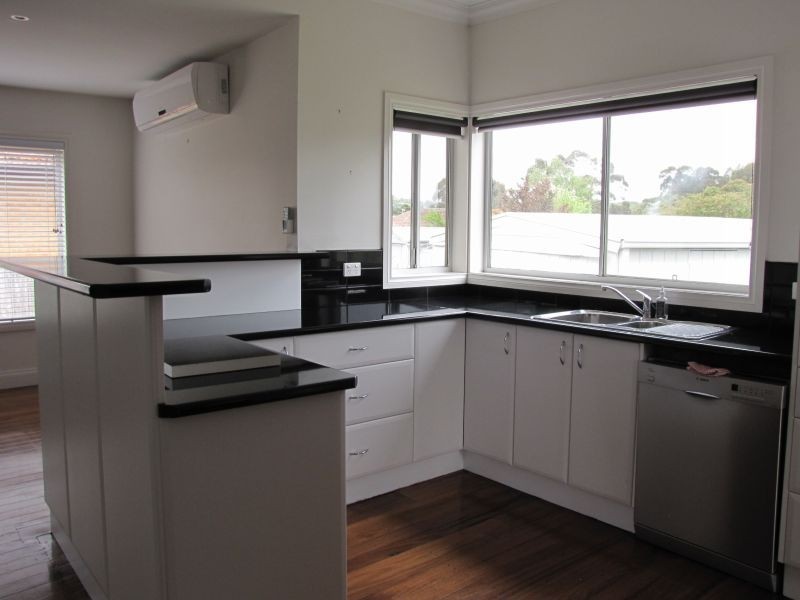 17 Tresswell Avenue, Newborough VIC 3825