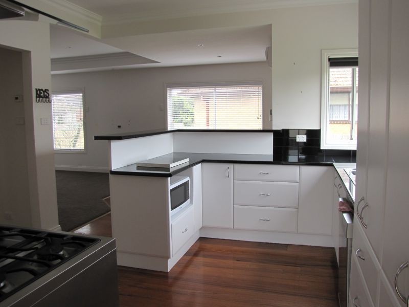 17 Tresswell Avenue, Newborough VIC 3825