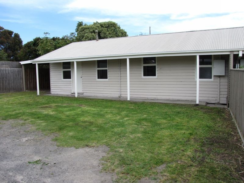 2/168 Narracan Drive, Newborough VIC 3825