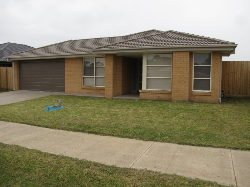 43 Sweetwater Place, Moe VIC 3825