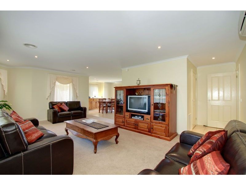 6 Parkside Drive, Moe VIC 3825