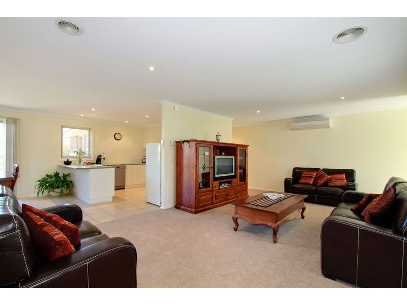 6 Parkside Drive, Moe VIC 3825