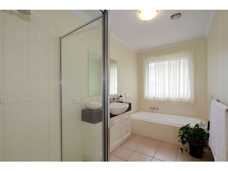 6 Parkside Drive, Moe VIC 3825