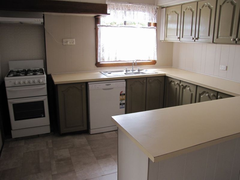 6 Hawker Street, Moe VIC 3825