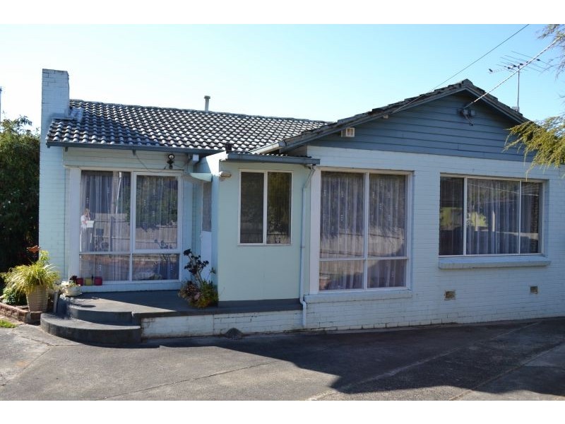120 Service Road, Moe VIC 3825