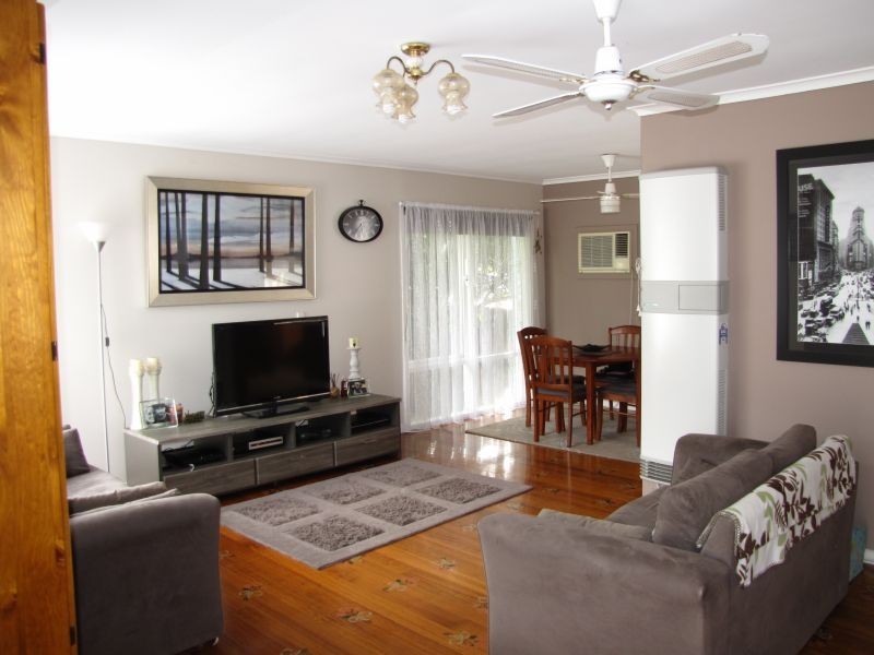 120 Service Road, Moe VIC 3825