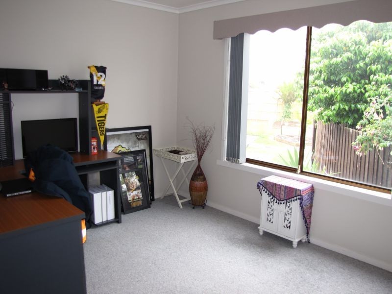 120 Service Road, Moe VIC 3825