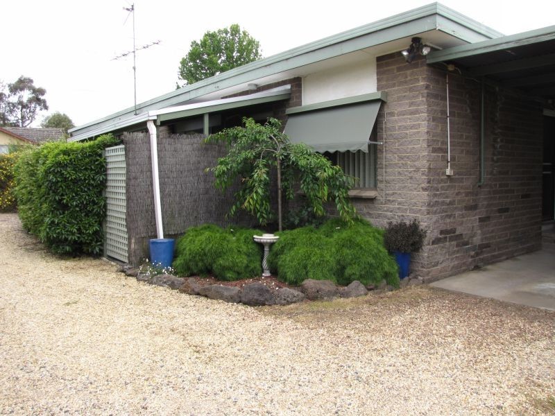 2/31 William Street, Newborough VIC 3825