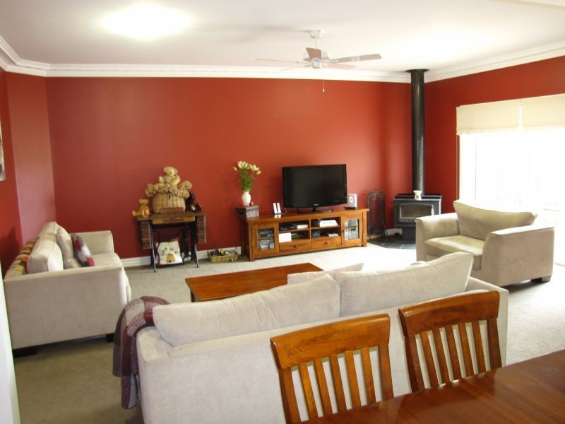210 Waterloo Road, Moe VIC 3825