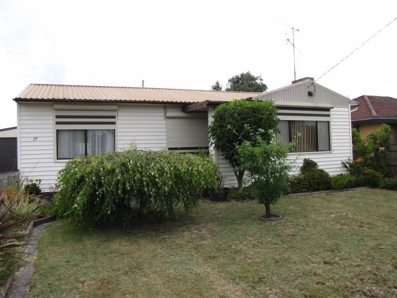 17 Stearman Street, Newborough VIC 3825