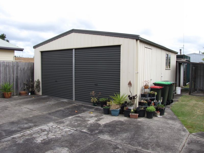 17 Stearman Street, Newborough VIC 3825