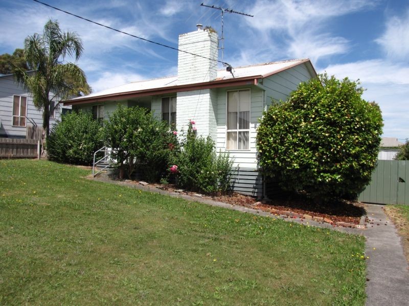 14 Mann Street, Moe VIC 3825