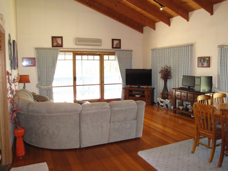 21 Delbridge Drive, Moe South VIC 3825