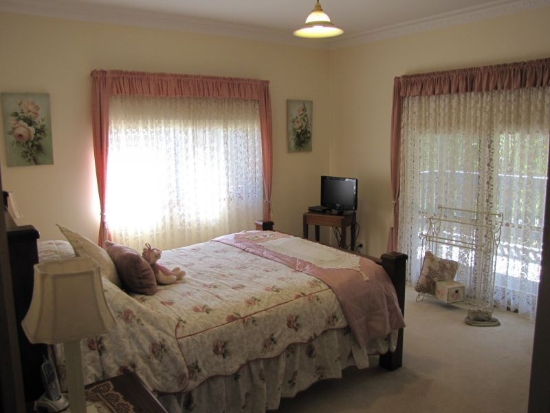 21 Delbridge Drive, Moe South VIC 3825