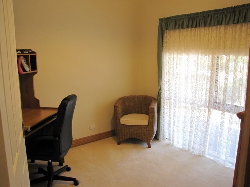 21 Delbridge Drive, Moe South VIC 3825