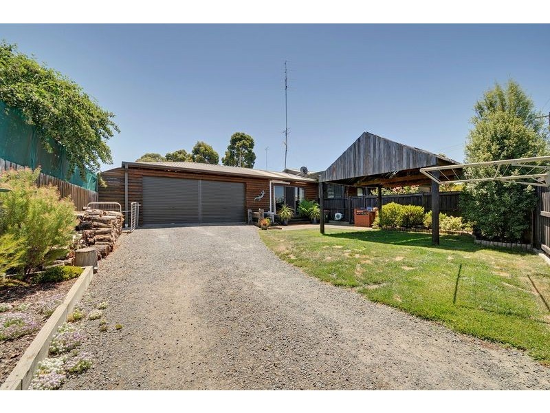 21 Anderson Avenue, Yallourn North VIC 3825