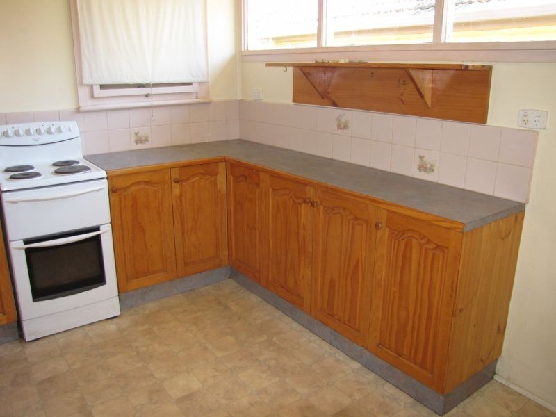 27 Fowler Street, Moe VIC 3825
