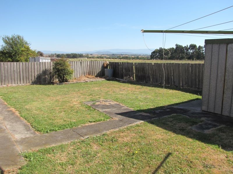 9 Mervyn Street, Moe VIC 3825