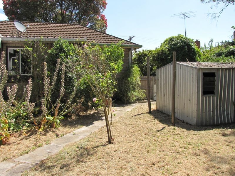 15 Mena Street, Moe VIC 3825