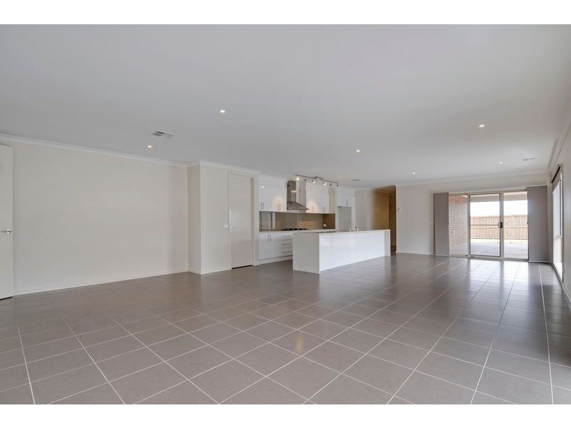 30 Montane Boulevard, Newborough VIC 3825