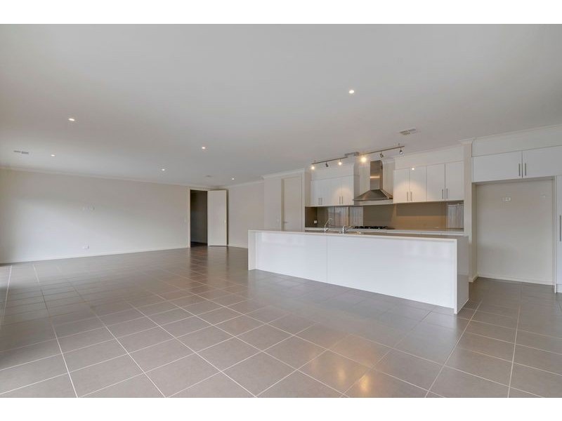 30 Montane Boulevard, Newborough VIC 3825