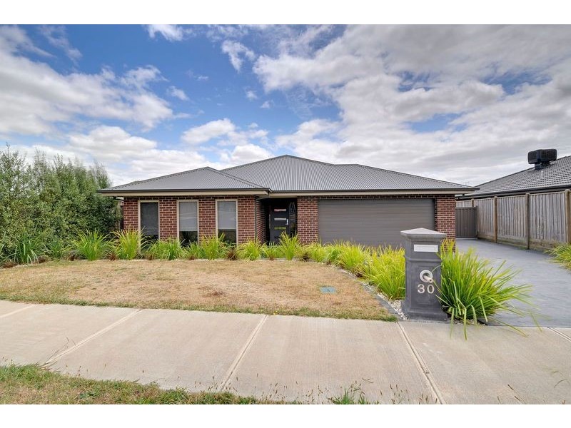 30 Montane Boulevard, Newborough VIC 3825