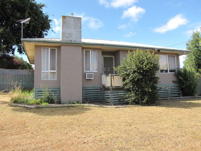 13 Windsor Avenue, Moe VIC 3825