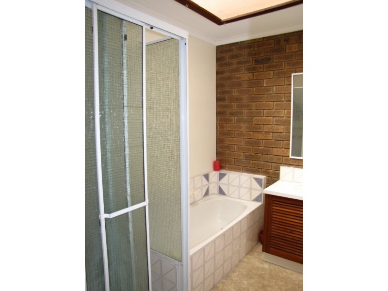 4/7 Westbury Street, Moe VIC 3825