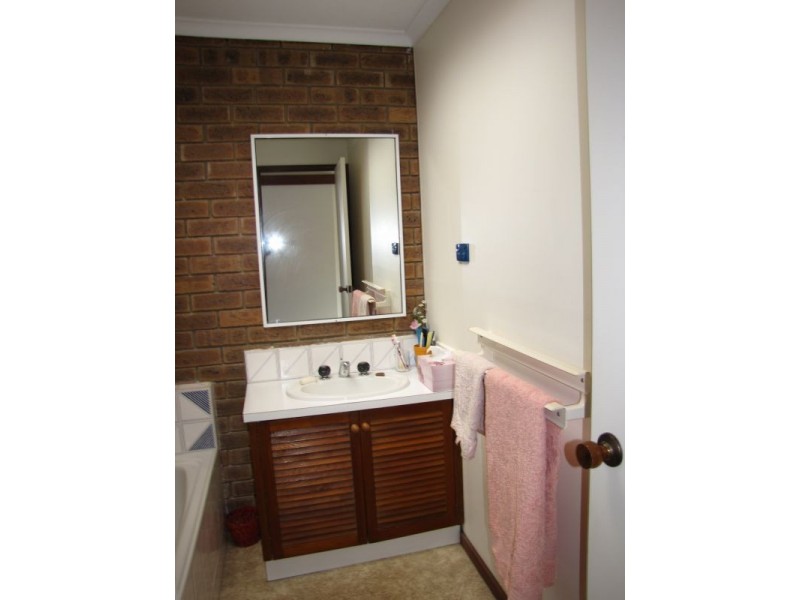 4/7 Westbury Street, Moe VIC 3825