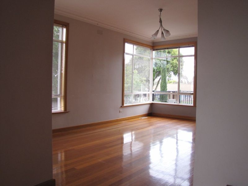 6 Lisle Street, Moe VIC 3825