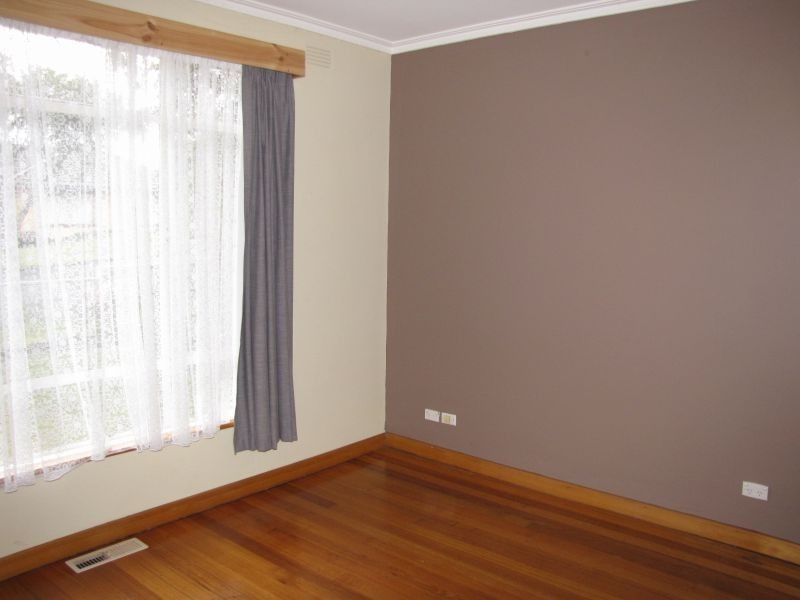 6 Lisle Street, Moe VIC 3825