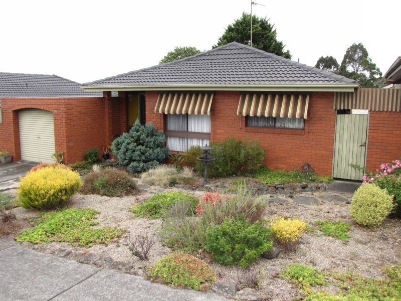 2/2 Narracan Drive, Moe VIC 3825