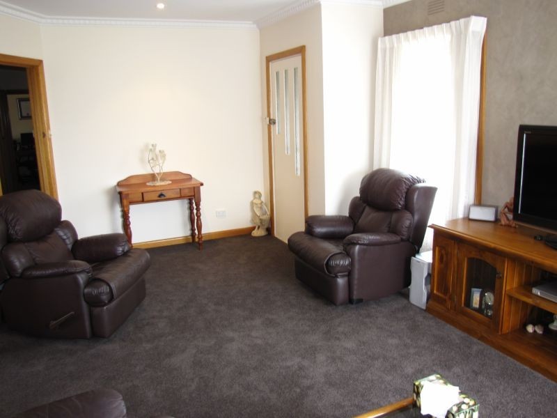 18 Leith Street, Newborough VIC 3825