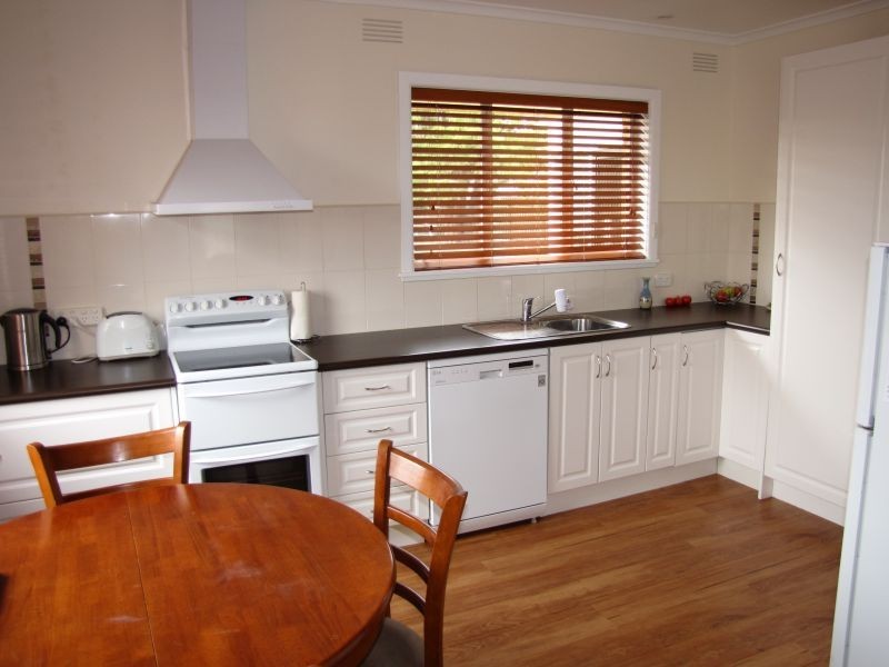 18 Leith Street, Newborough VIC 3825