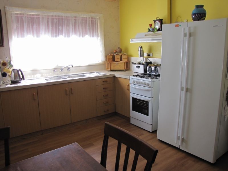 72 Hennessey Street, Moe VIC 3825