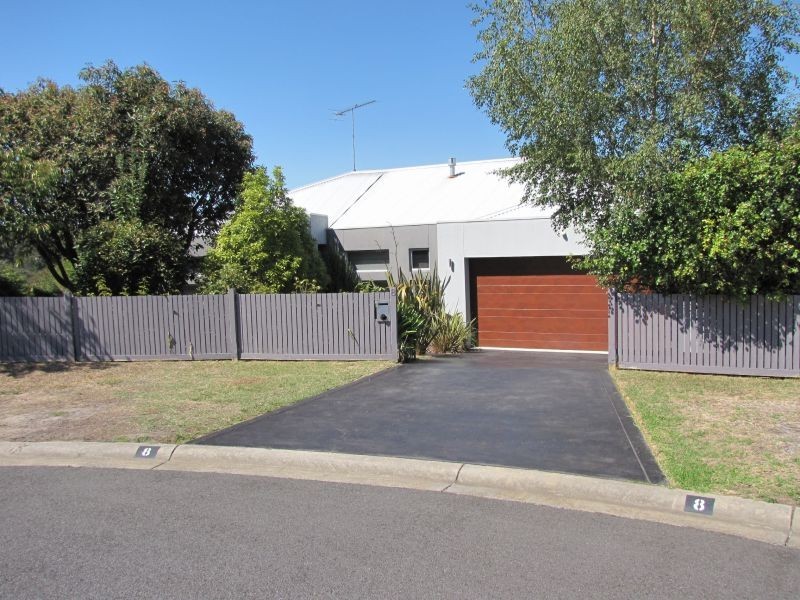 8 Rita Court, Newborough VIC 3825