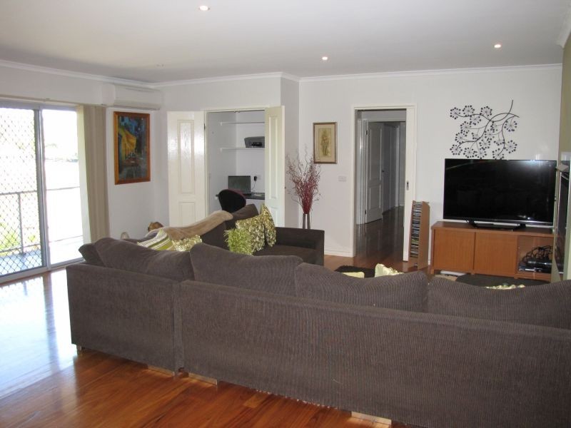 8 Rita Court, Newborough VIC 3825