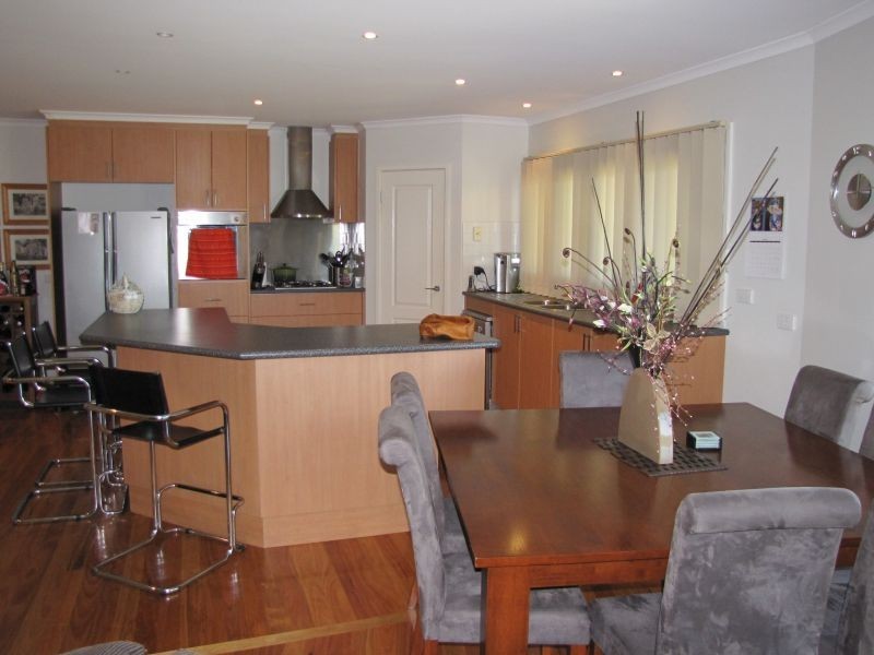 8 Rita Court, Newborough VIC 3825