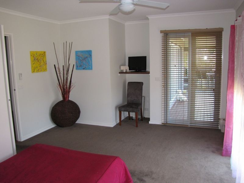 8 Rita Court, Newborough VIC 3825