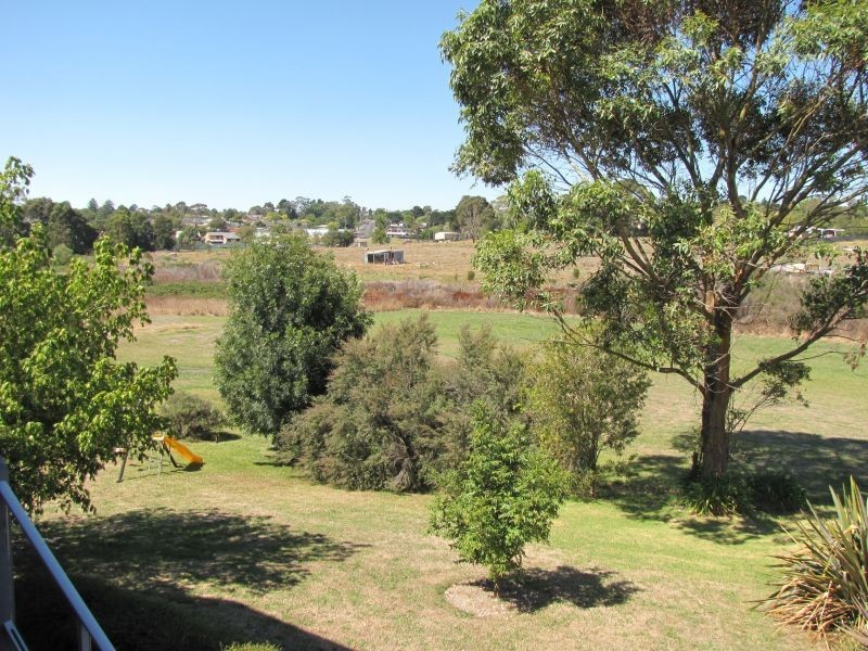 8 Rita Court, Newborough VIC 3825