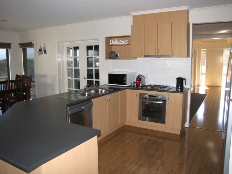 50 Pineridge Road, Moe South VIC 3825