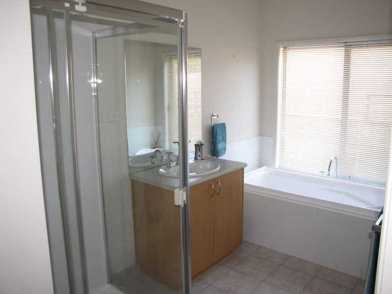 50 Pineridge Road, Moe South VIC 3825