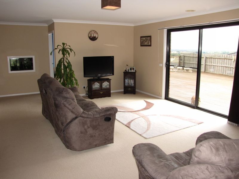 10 Ashlyn Parade, Moe VIC 3825