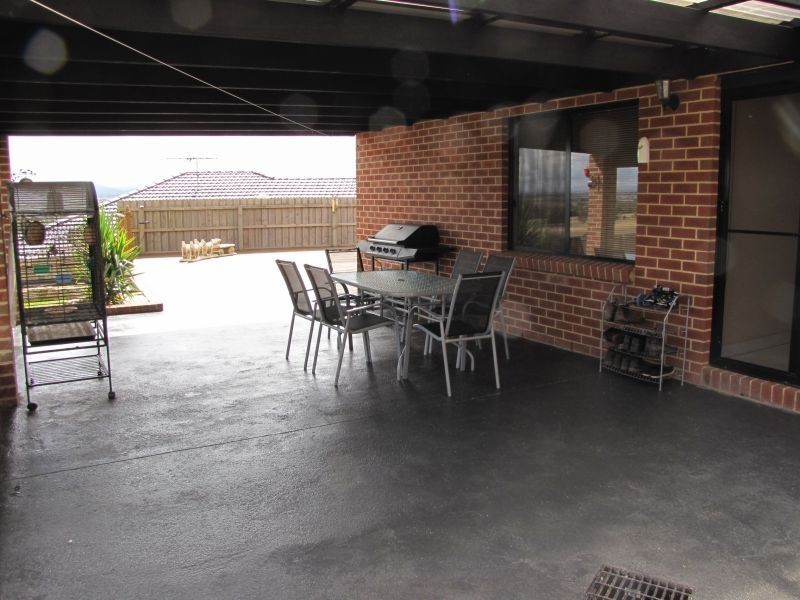 10 Ashlyn Parade, Moe VIC 3825