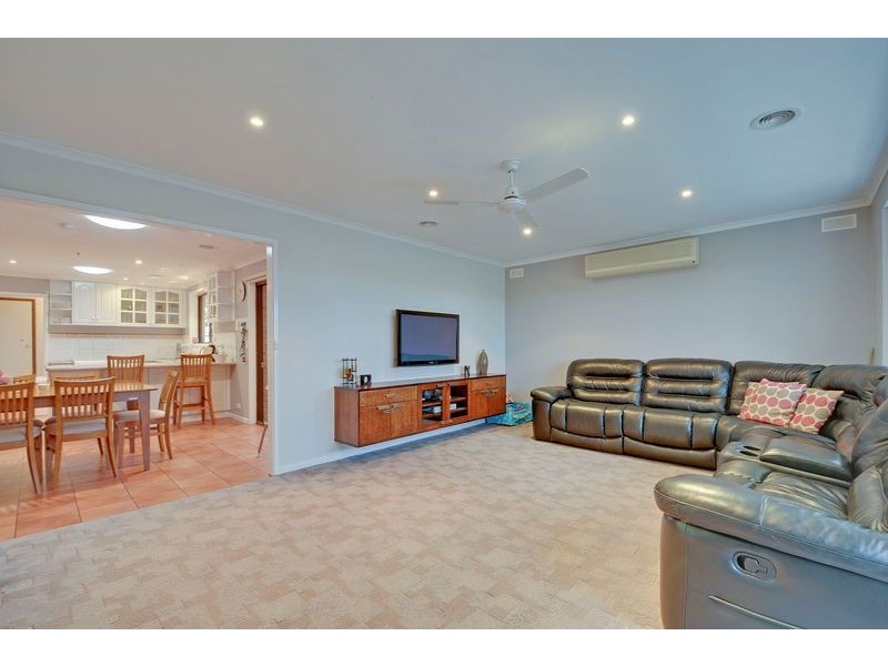 30 Scorpio Drive, Moe VIC 3825